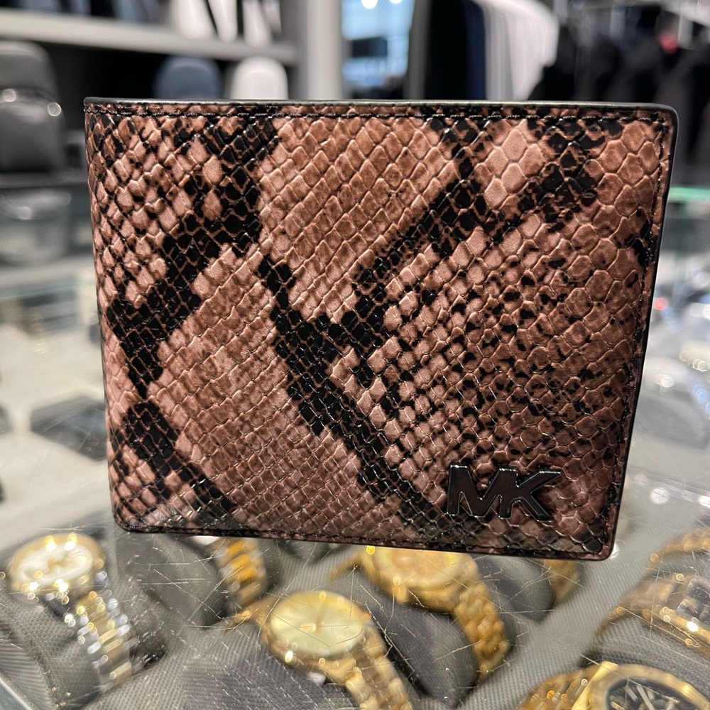 MICHAEL KORS Cyrus Snake Embossed Billfold Wallet With Coin Pouch
Driftwood
NWT - Picture 3 of 16